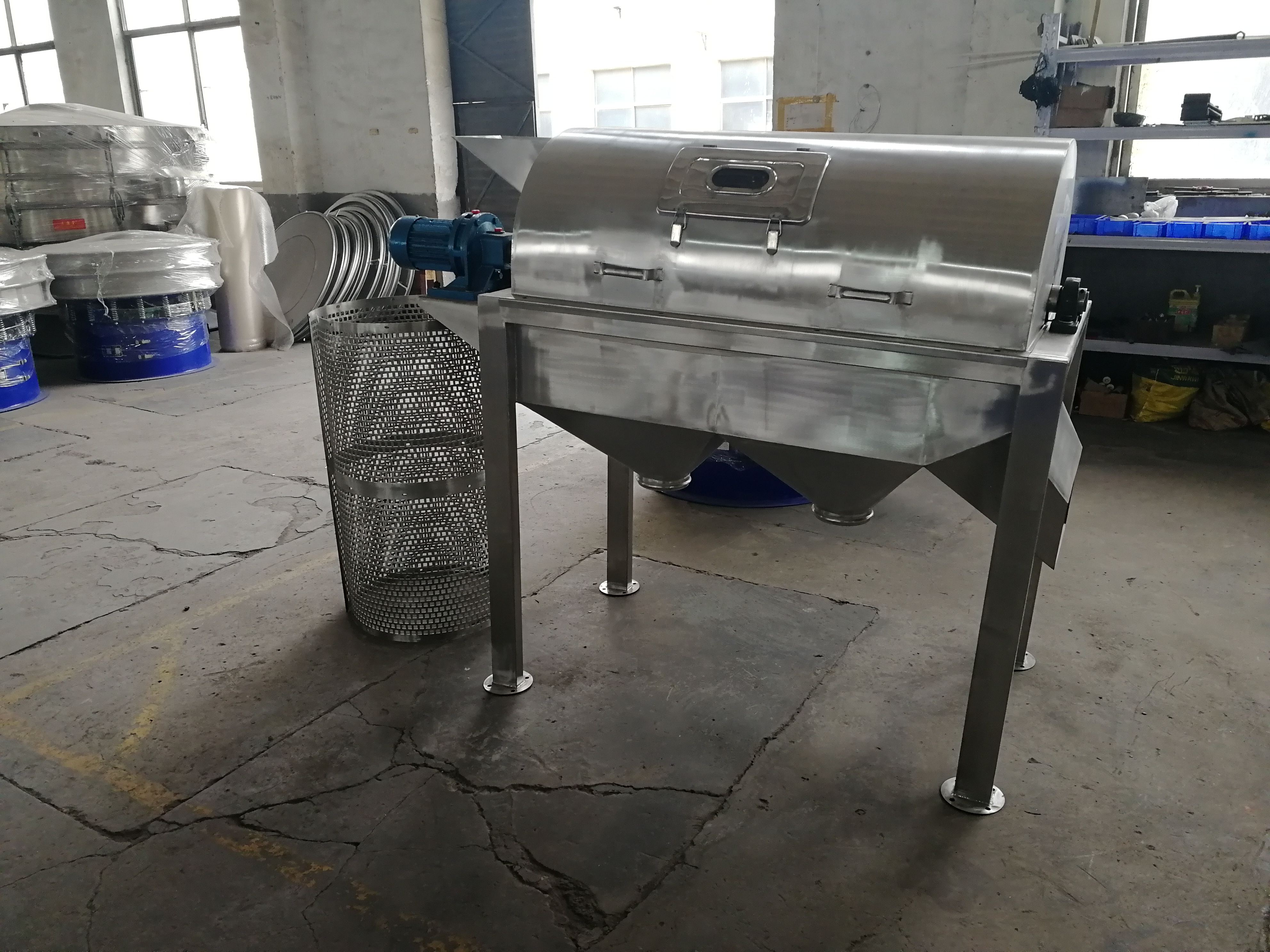 選購滾筒篩需要注意的細(xì)節(jié)(小型滾筒篩)